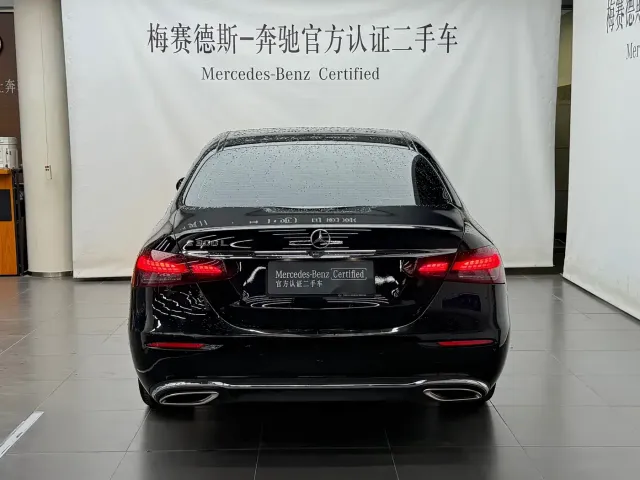 Mercedes-Benz E-Class — Фото автомобиля 4