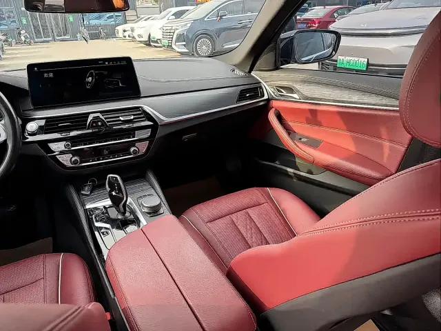 BMW BMW 5 Series New Energy 2022 535Le M Sport Package — Фото автомобиля 17