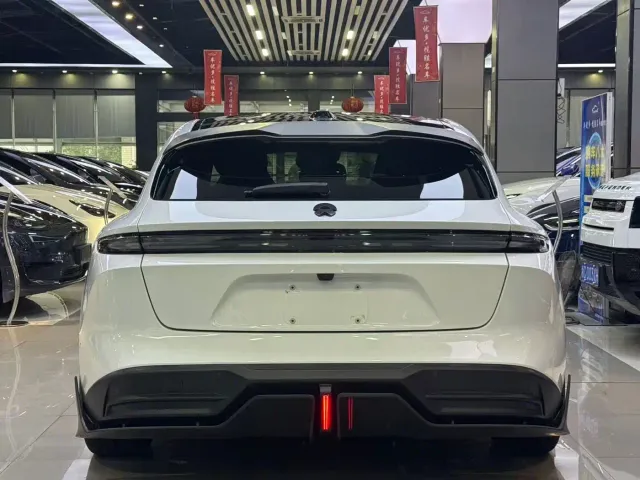 Nio ET5 Touring — Фото автомобиля 11