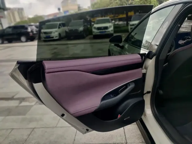 Xiaomi SU7 — Фото автомобиля 18