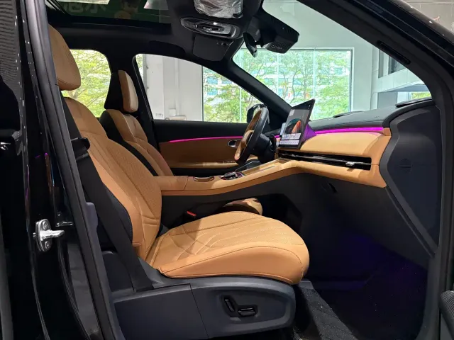 Geely Galaxy Starship 7 EM-i — Фото автомобиля 18