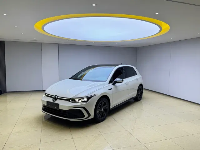 Фотография автомобиля — Volkswagen Golf