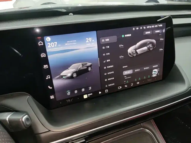 Xpeng P7 — Фото автомобиля 12