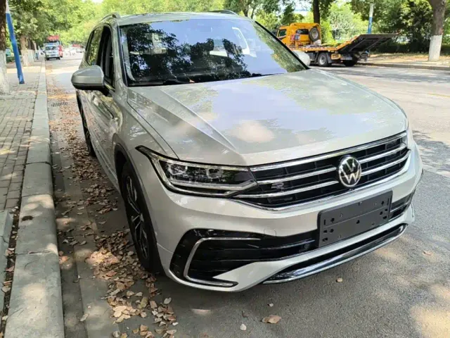 Volkswagen Tiguan L — Фото автомобиля 3