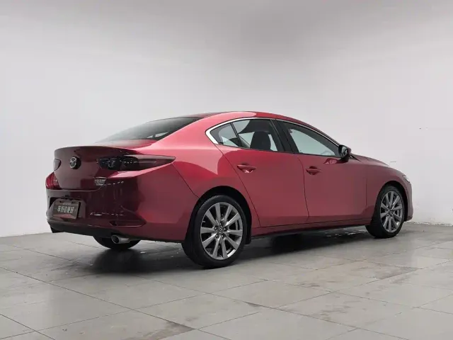 Mazda Axela — Фото автомобиля 2