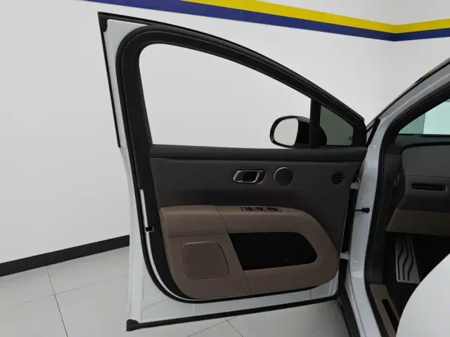 Li Auto i6 — Фото автомобиля 7