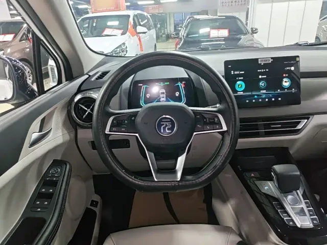 BYD Yuan Pro — Фото автомобиля 10