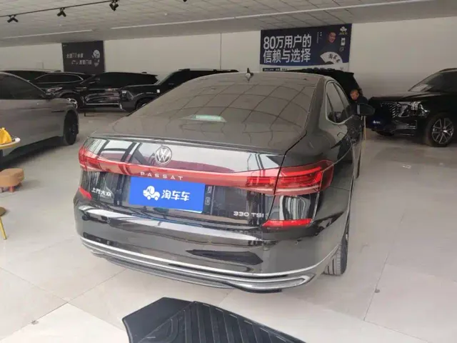 Volkswagen Passat — Фото автомобиля 3