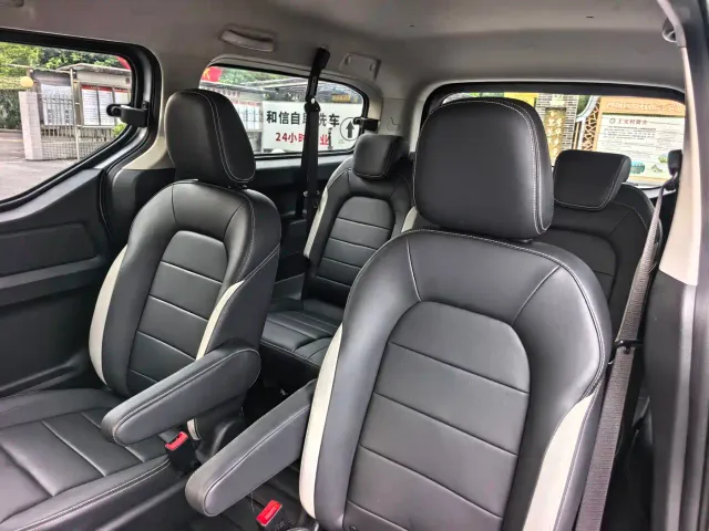 Wuling Zhengcheng — Фото автомобиля 16