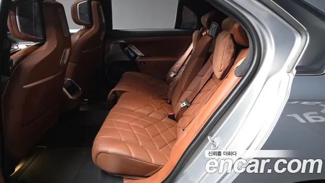 BMW 7-Series 7 серия (G70) 740i sDrive M Sport — Фото автомобиля 24