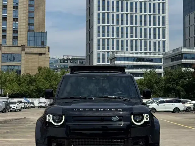 Фотография автомобиля — Land Rover Defender