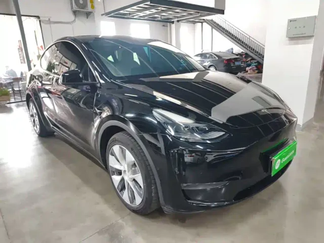 Tesla Model Y 2021 Facelift II Long Range AWD — Фото автомобиля 3