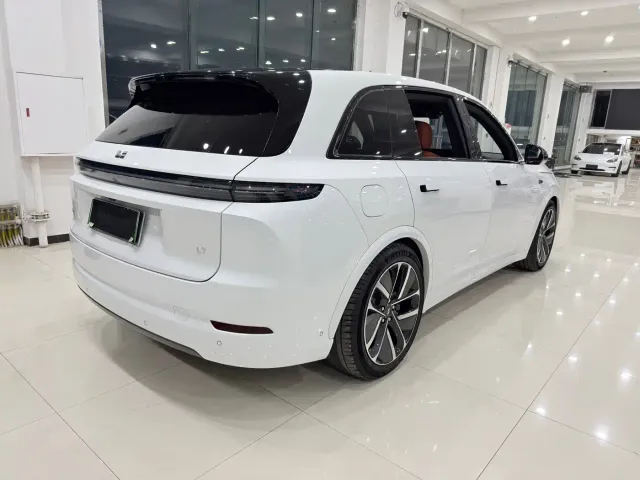 Li Auto L7 — Фото автомобиля 3
