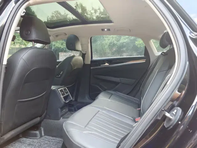 Volkswagen Passat — Фото автомобиля 5