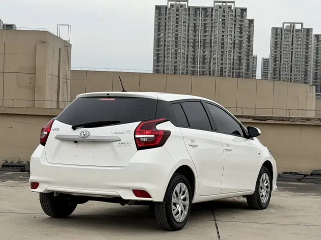 Toyota Vios FS — Фото автомобиля 10
