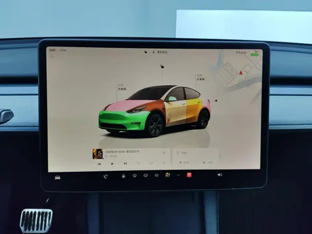 Tesla Model Y — Фото автомобиля 13
