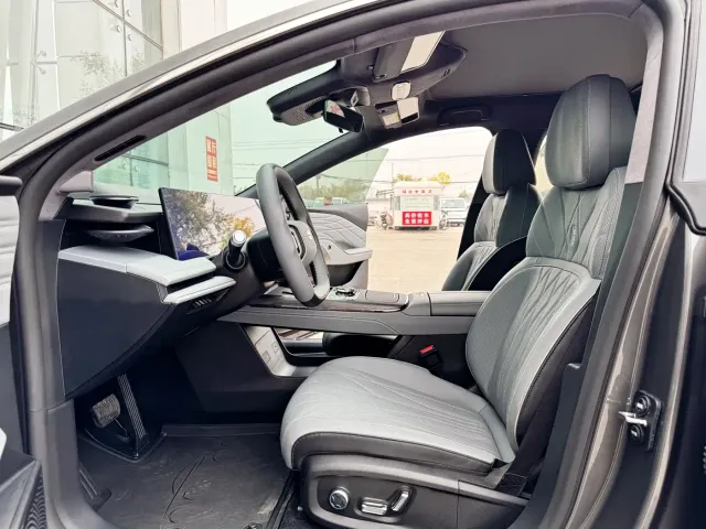 Geely Galaxy E8 — Фото автомобиля 16