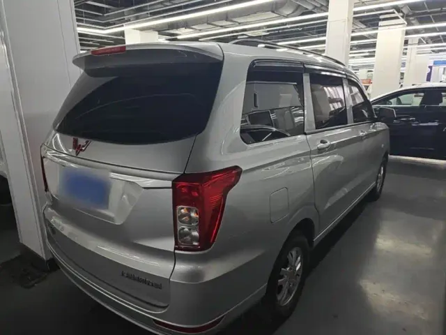 Wuling Hongguang — Фото автомобиля 6
