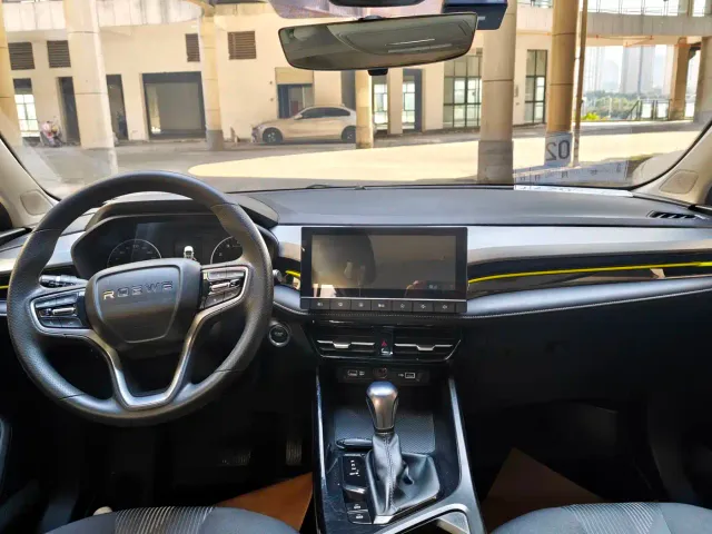 Roewe i5 — Фото автомобиля 7