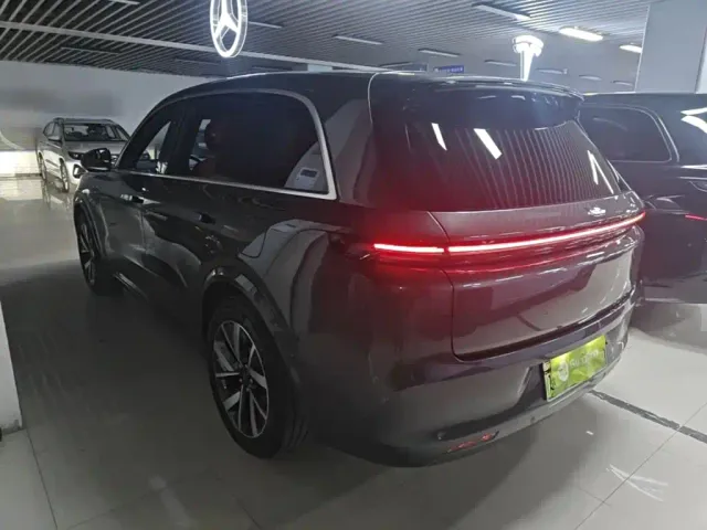 Li Auto L8 — Фото автомобиля 4