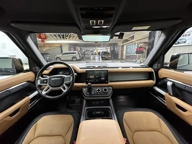 Land Rover Defender — Фото автомобиля 11