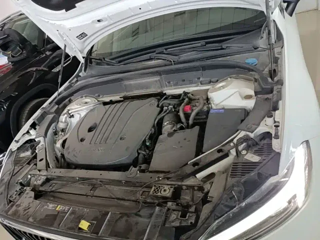 Volvo XC60 — Фото автомобиля 19
