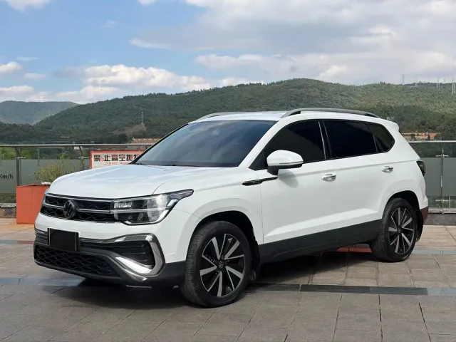 Фотография автомобиля — Volkswagen Tharu