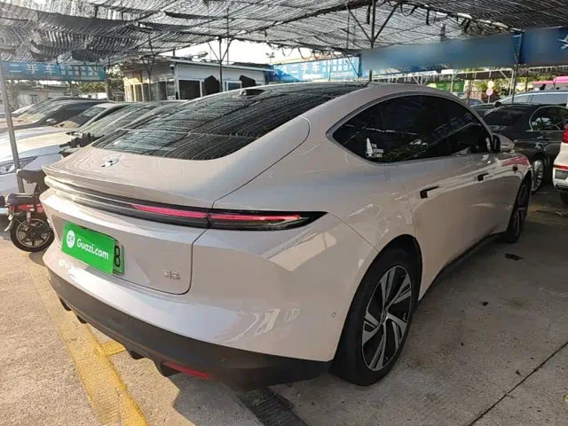 Nio ET5 — Фото автомобиля 6