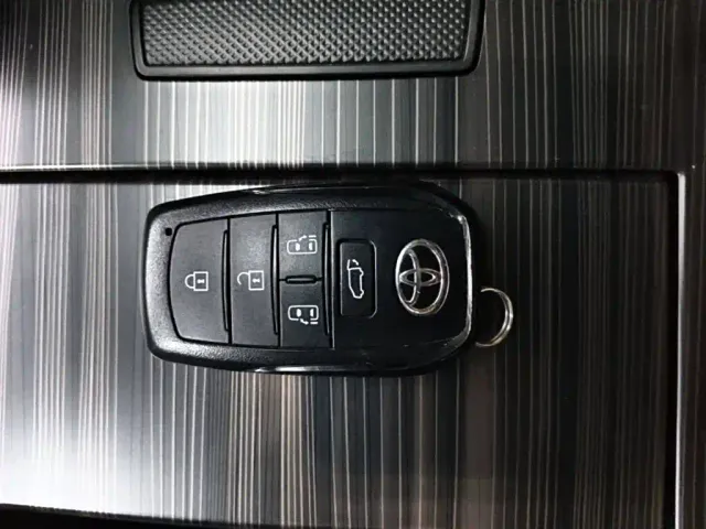 Toyota Sienna — Фото автомобиля 8