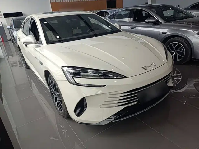 BYD Seal 07 DM-i — Фото автомобиля 3