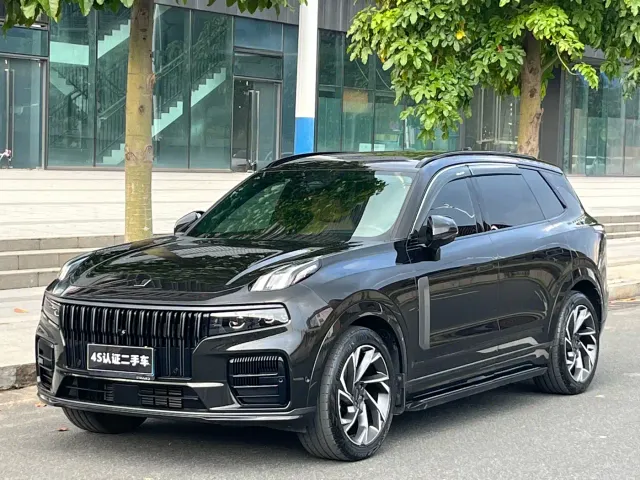 Фотография автомобиля — Lynk & Co 09
