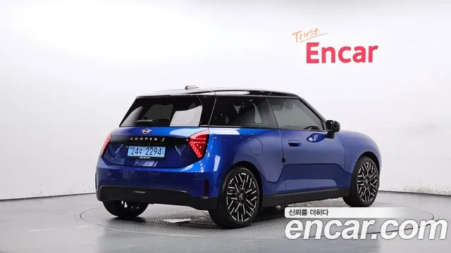 Mini Cooper — Фото автомобиля 2