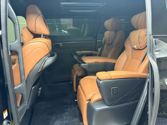 Toyota Alphard — Фото автомобиля 3