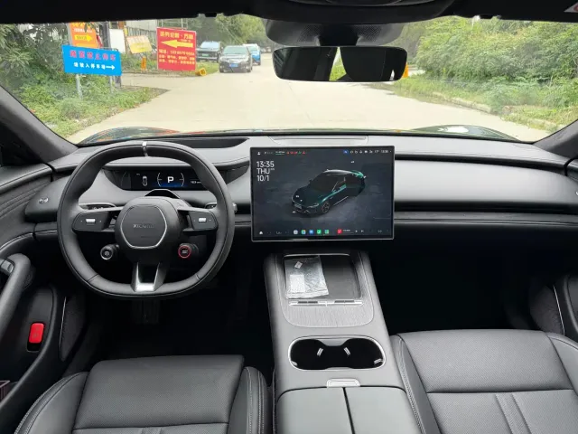 Xiaomi SU7 — Фото автомобиля 13