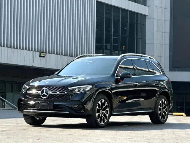 Фотография автомобиля — Mercedes-Benz GLC-Class
