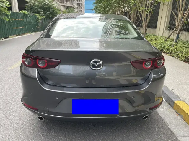 Mazda Axela — Фото автомобиля 5