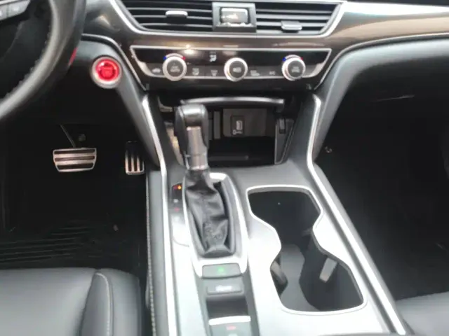 Honda Accord — Фото автомобиля 16
