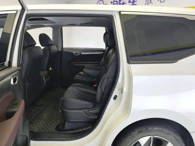 GAC Trumpchi M6 — Фото автомобиля 11