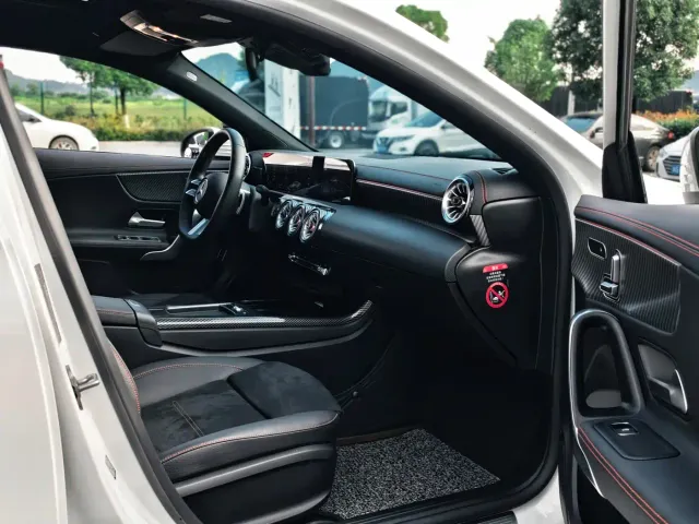 Mercedes-Benz A-Class — Фото автомобиля 12