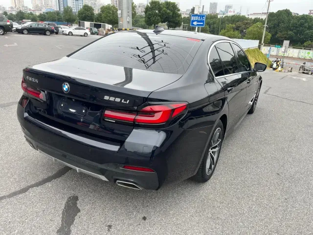 BMW BMW 5 Series 2022 Facelift 525Li M Sport Package — Фото автомобиля 8