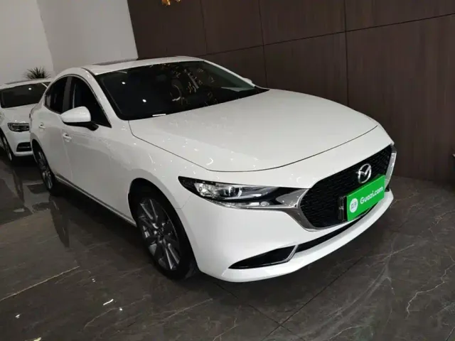 Mazda Axela — Фото автомобиля 3