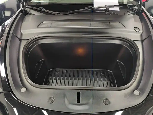Tesla Model Y — Фото автомобиля 19