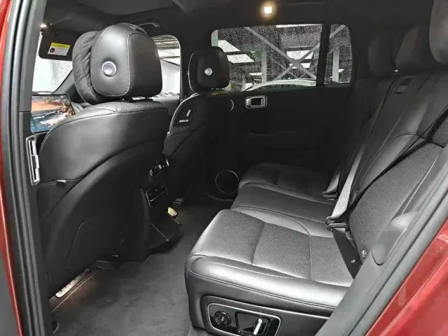 Li Auto L7 — Фото автомобиля 6