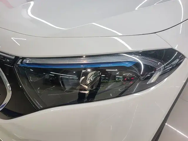 Mercedes-Benz EQA — Фото автомобиля 23