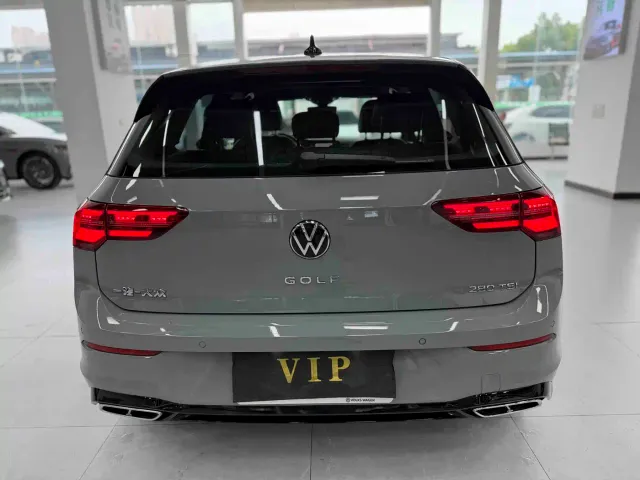 Volkswagen Golf — Фото автомобиля 12