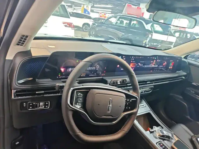 Lincoln Corsair — Фото автомобиля 5