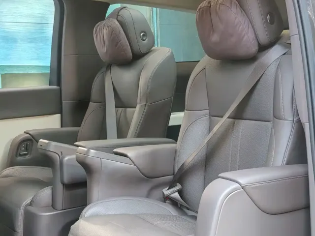Li Auto MEGA — Фото автомобиля 15