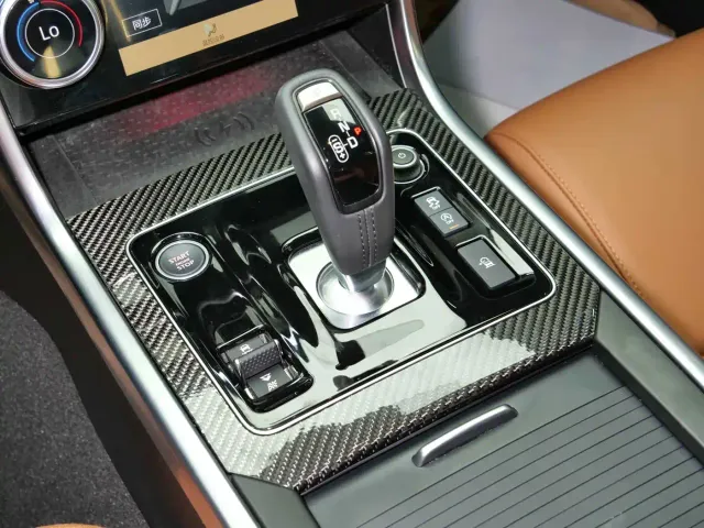 Jaguar XEL — Фото автомобиля 9