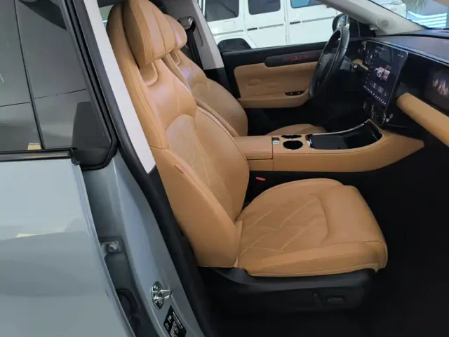 Leapmotor C11 — Фото автомобиля 3