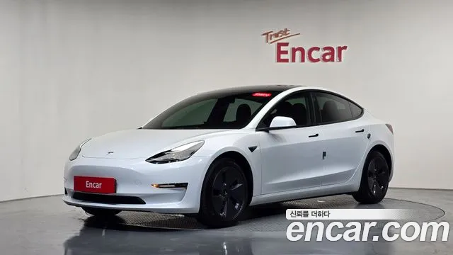 Фотография автомобиля — Tesla Model 3